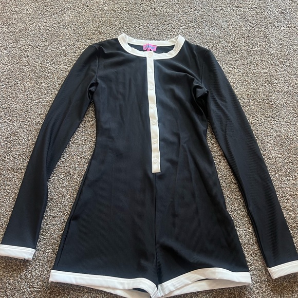 Edikted Black and White Long Sleeve Romper - Picture 1 of 3